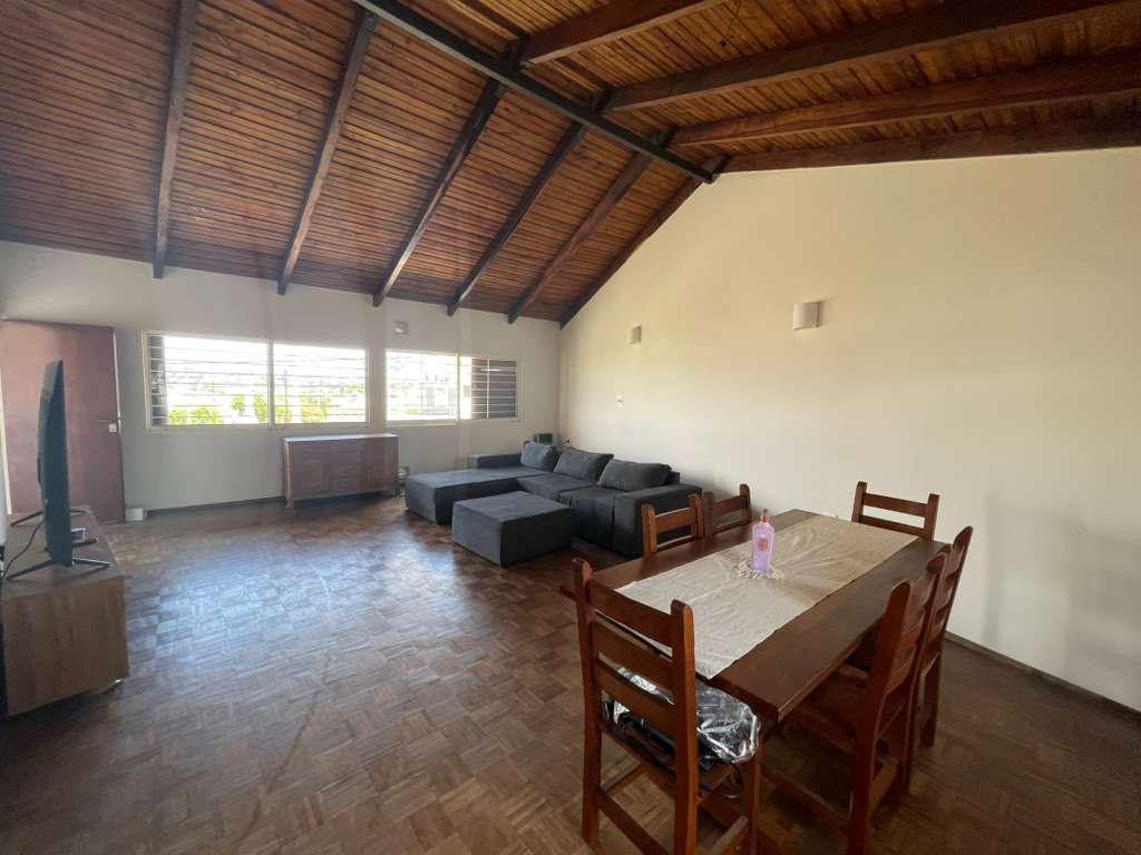 Casa de la Colina — living y comedor