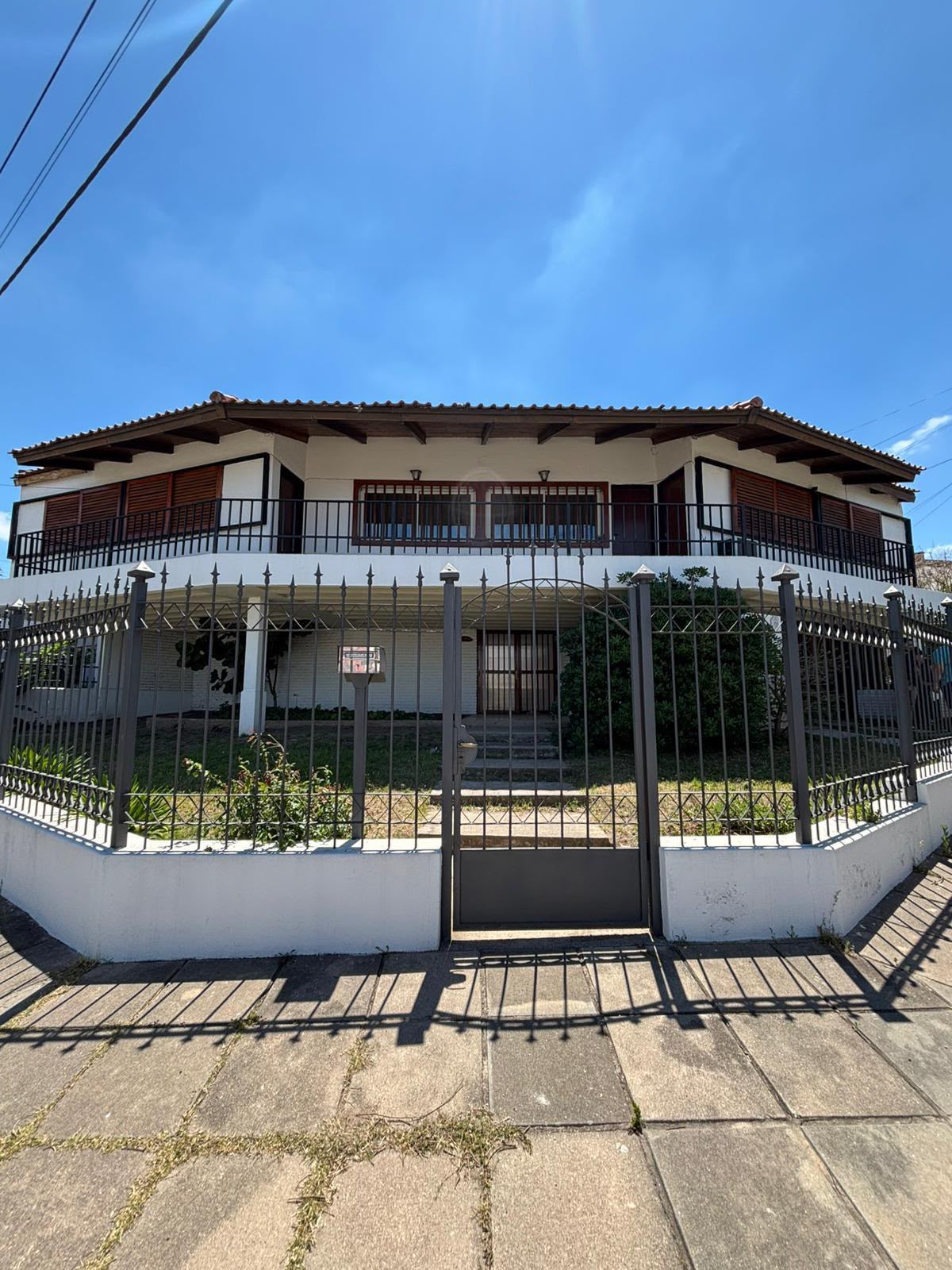 Casa de la Colina — frente